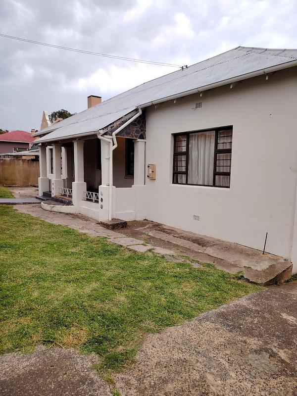 5 Bedroom Property for Sale in Cambridge Eastern Cape